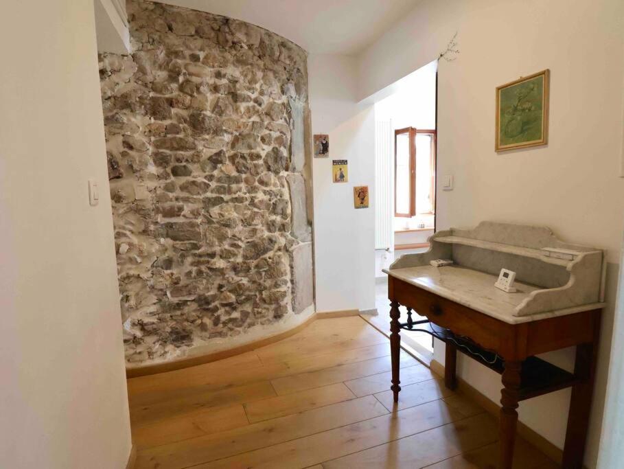 Les Hauts Du Chateau Chambéry Esterno foto