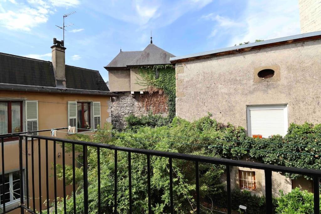 Les Hauts Du Chateau Chambéry Esterno foto