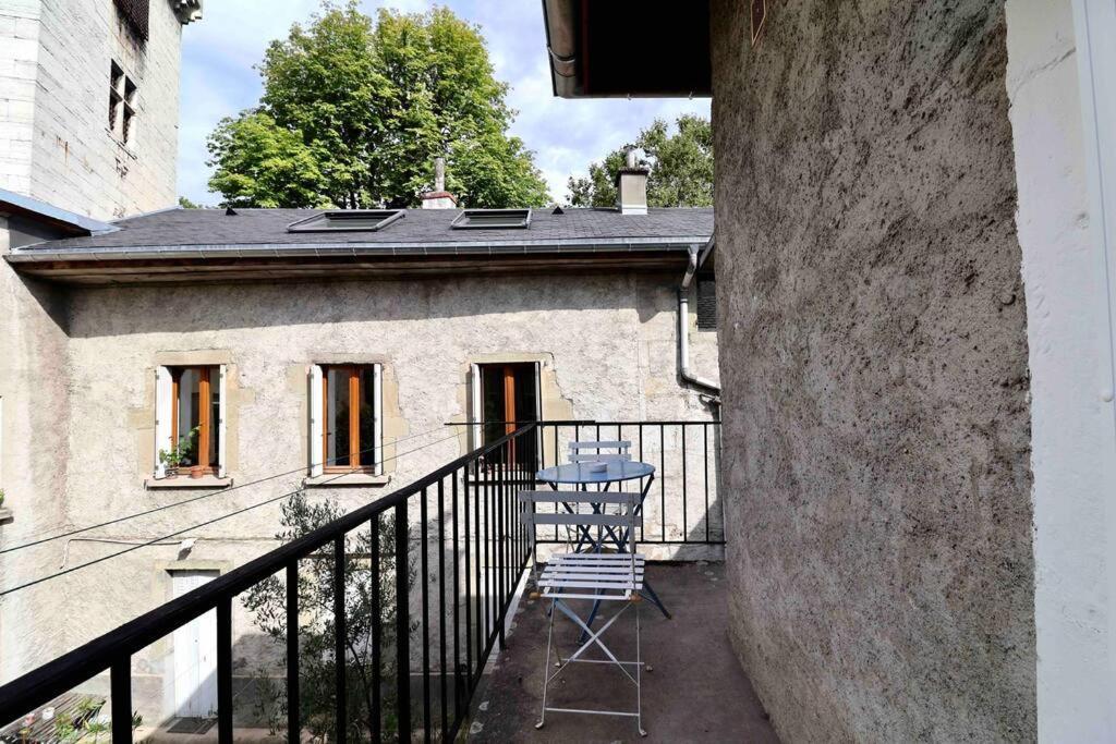 Les Hauts Du Chateau Chambéry Esterno foto